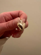 Load image into Gallery viewer, Puffed Heart Pendant